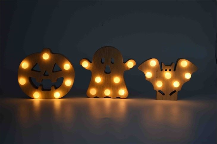 HALLOWEEN WOOD SHAPED LIGHTS