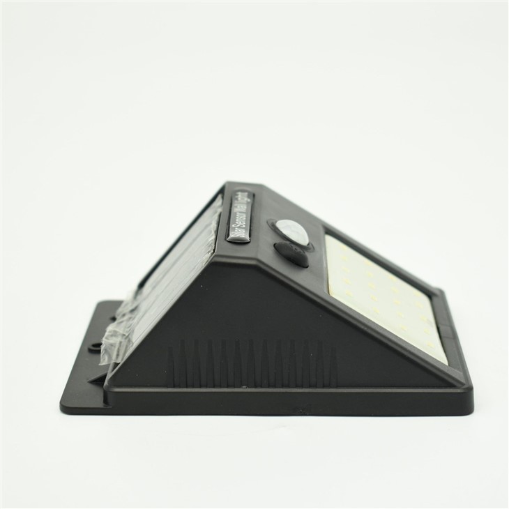 SOLAR POWERED LED WALL LIGHT